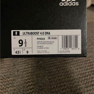 Ultraboost 4.0 DNA Size 9 1/2